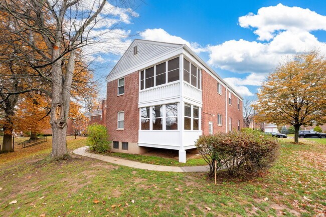 Building Photo - 43 Arnold Way