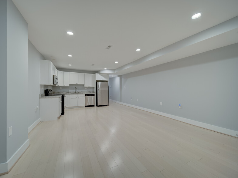 Building Photo - 1022 Park Rd NW