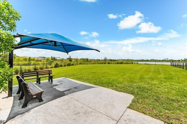 Building Photo - 8765 Daybreak St