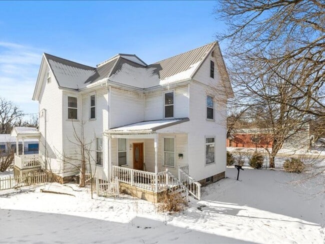 Building Photo - 520 W Bucyrus St