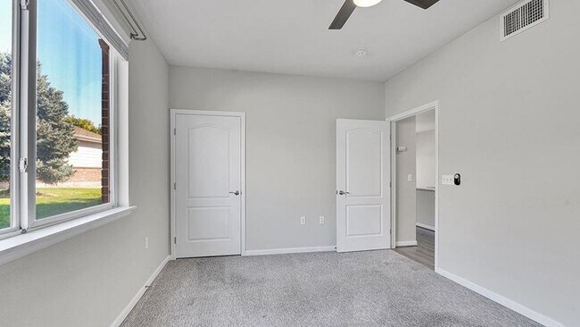Building Photo - 5534 Lewis St