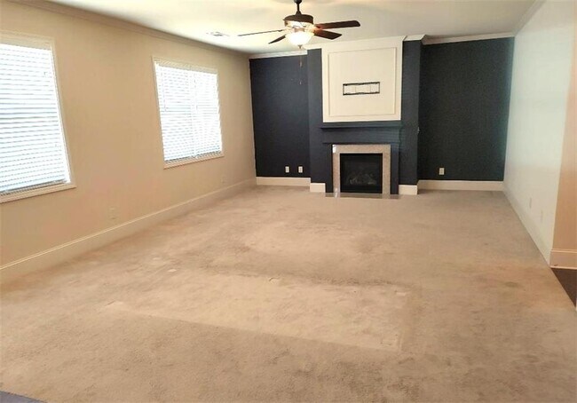 Building Photo - 6210 Pine Bluff Dr