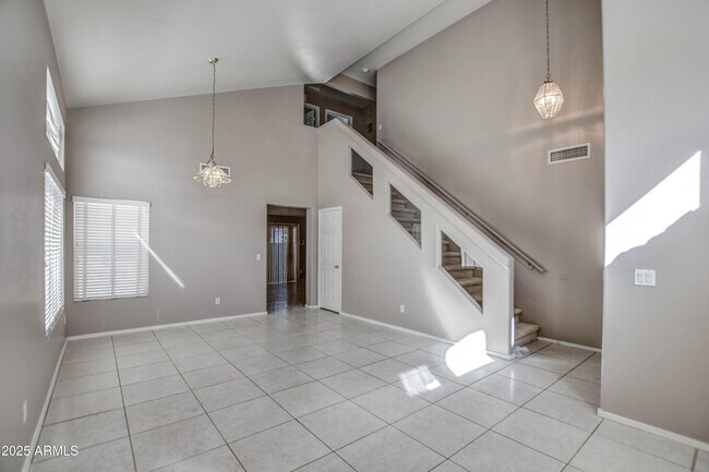 Building Photo - 6660 E Riverdale St