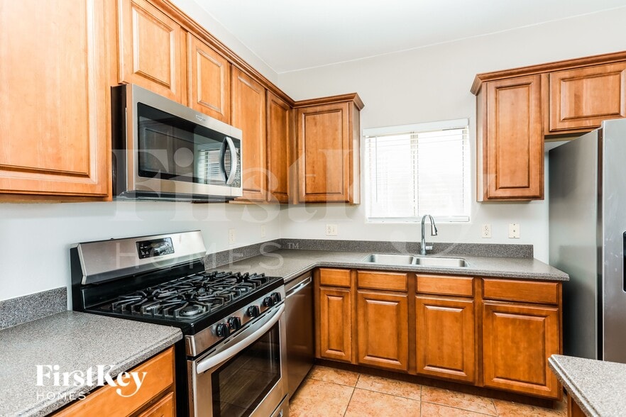 Building Photo - 8404 S Otis Dr