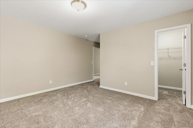 Building Photo - Spacious 5-Bedroom Home in the Live Oak Community – Richmond Hill, GA