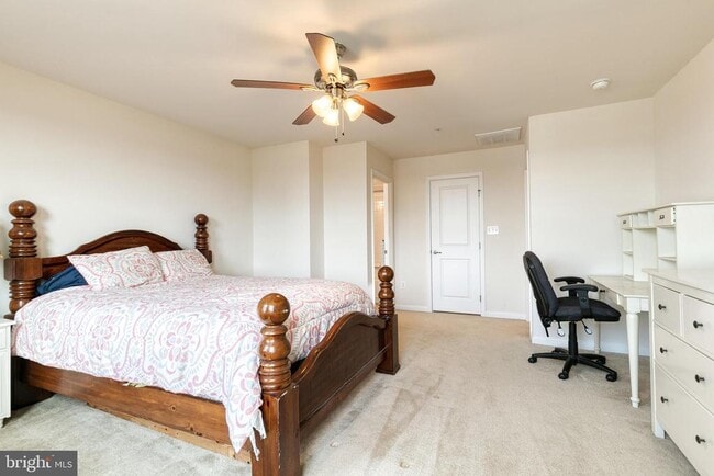 Building Photo - 904 S Macon St.