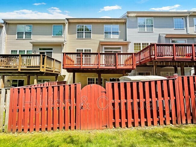 Building Photo - 15716 Palermo Terrace