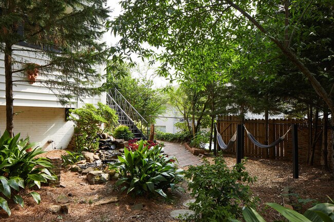 Building Photo - 3308 Cliff Rd