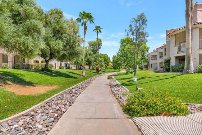 Building Photo - 9445 N 94th Pl