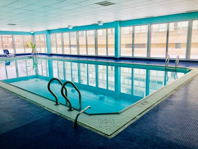 Building Photo - 4800 S Chicago Beach Dr