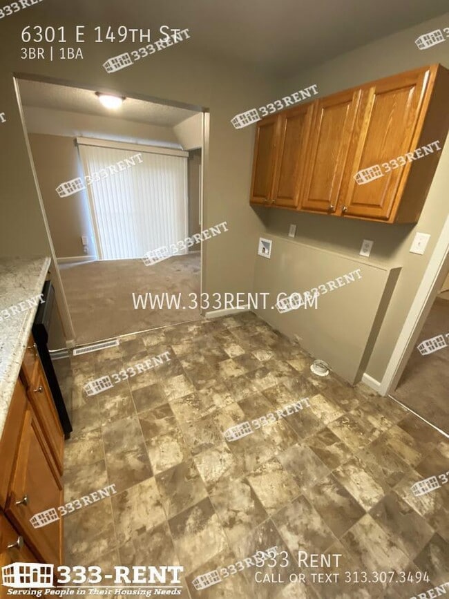 Building Photo - 6301 E 149th St