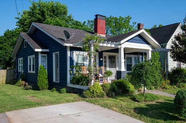 Building Photo - Beautiful Cleveland Park Bungalow, just 2 ...