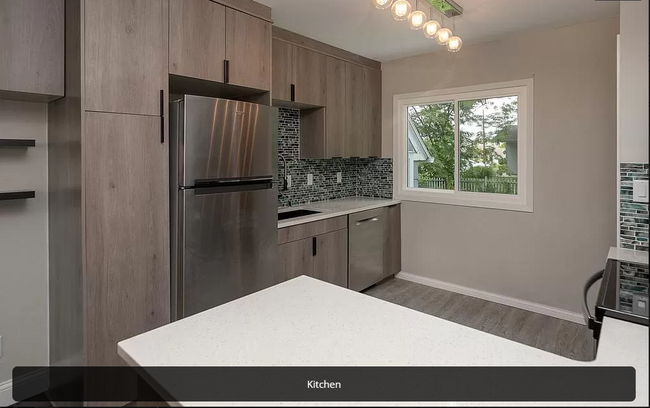Building Photo - 8 18th Ave SW