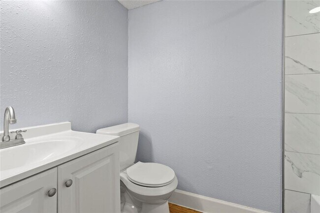 Building Photo - Affordable 5BD/2BA single-family house!