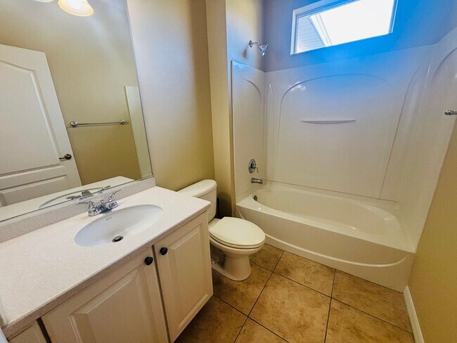 Building Photo - Beautiful home in Health Brook Hills