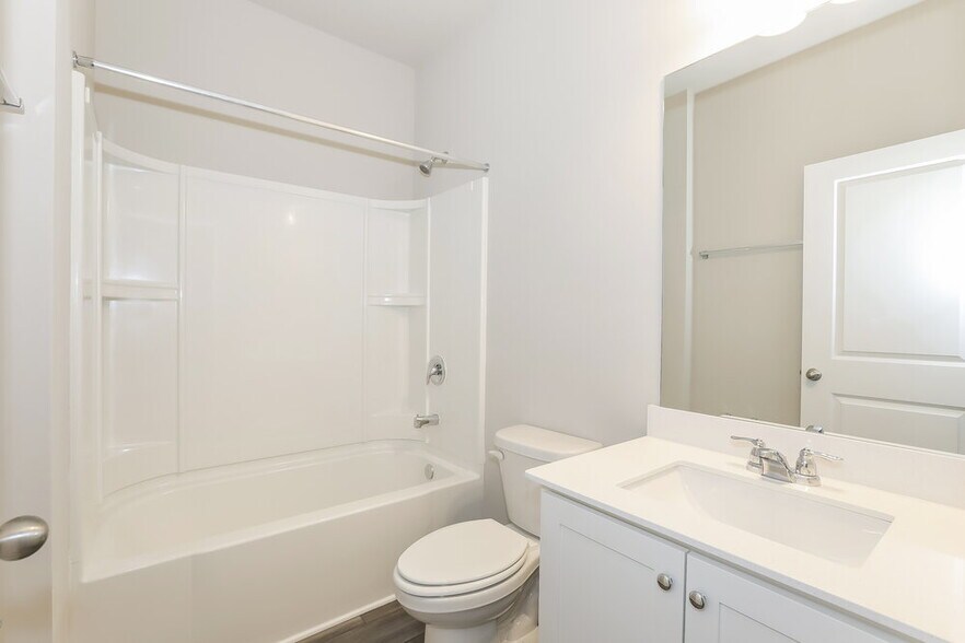 Building Photo - 39 Hyde Park