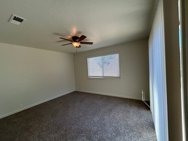 Building Photo - 2213 N Cirby Way