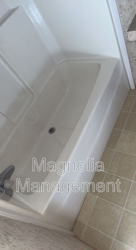 Building Photo - 1096 Tollie Weldon Rd