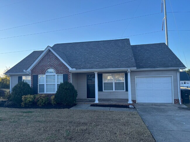 Building Photo - 3241 Hardwood Dr