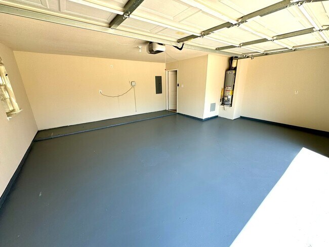 Building Photo - 1703 Stonewick Dr
