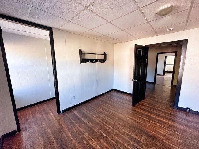 Building Photo - 111-115 Lyell