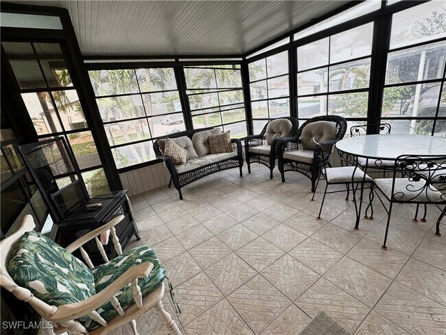 Building Photo - 3165 Bunny Run Dr