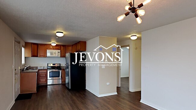 Building Photo - Charming duplex in a walkable location near the University of Puget Sound