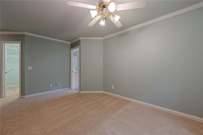 Building Photo - 461 Braidwood Walk NW