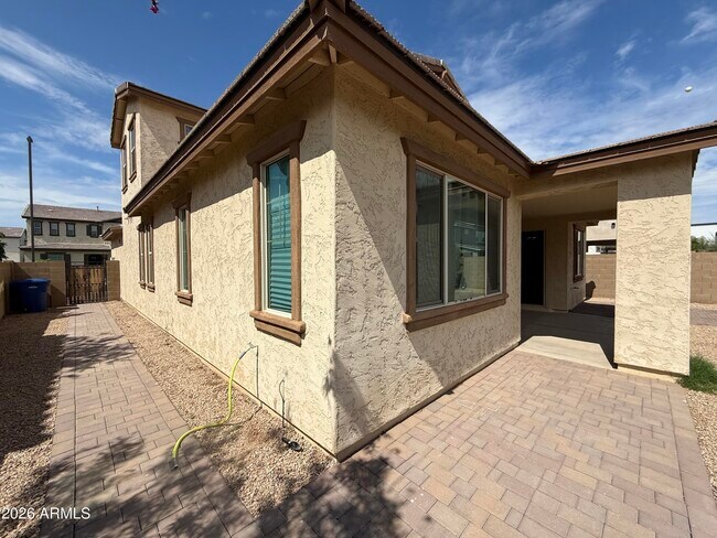 Building Photo - 263 E Lantana Dr