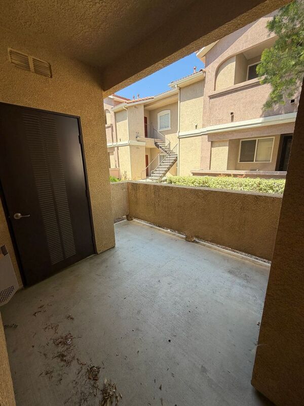 Building Photo - 41410 Juniper St
