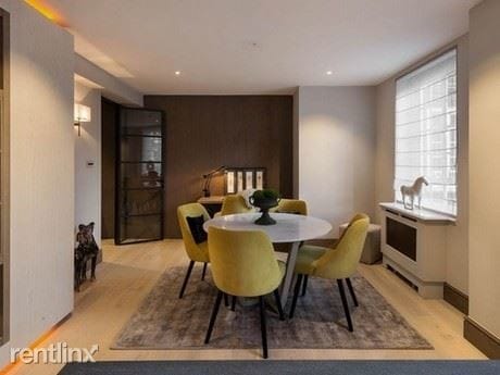 Building Photo - 1400 Carpentier St