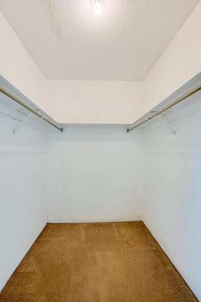 Master Walk-In Closet - 818 Hand Ave