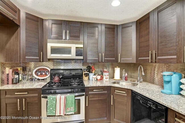Building Photo - 500 Danbury Ln
