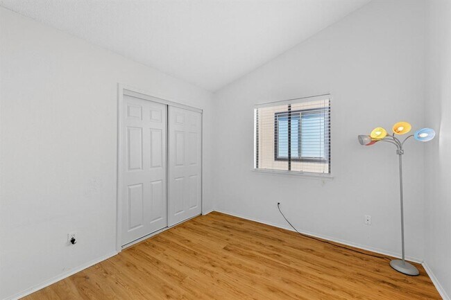 Building Photo - 8909 Romayne Ln