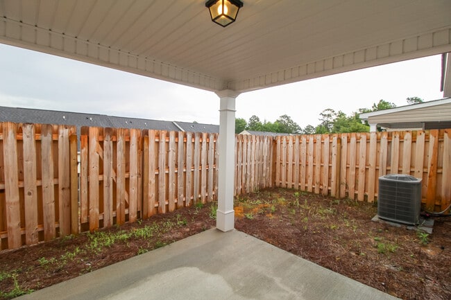 Building Photo - 432 Andover Dr