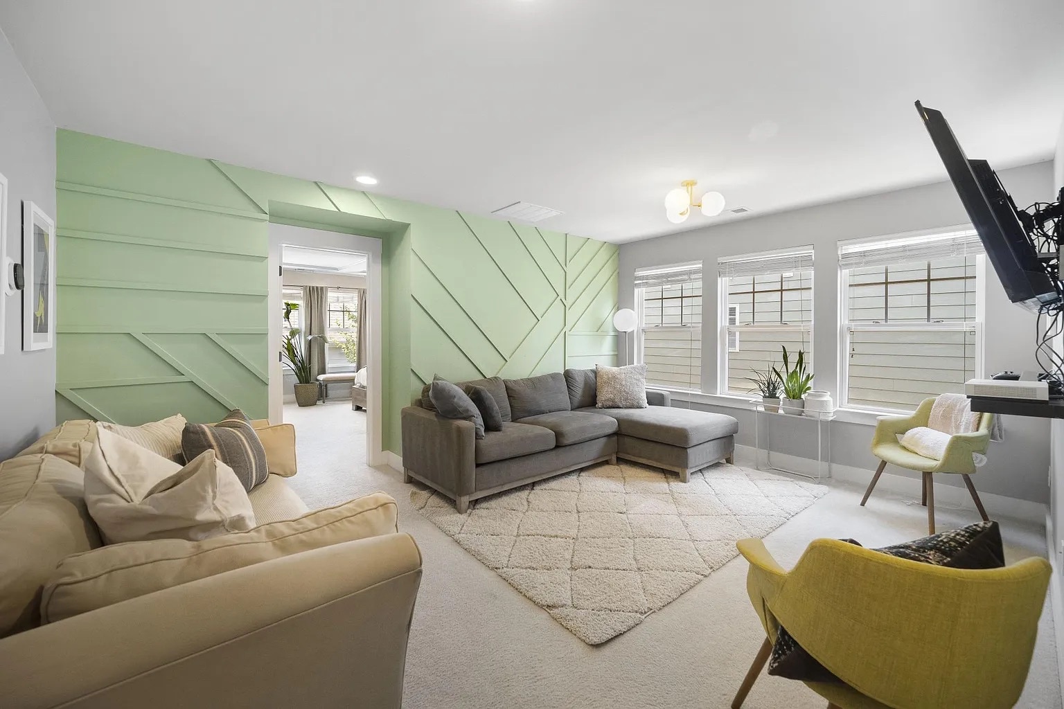 Building Photo - Room in House on Double Oaks Rd