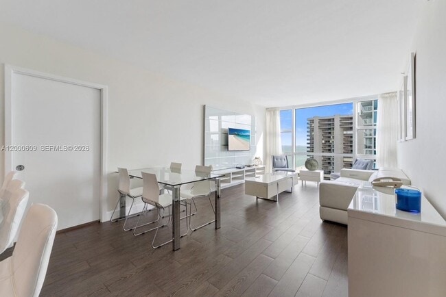 Building Photo - 6801 Collins Ave