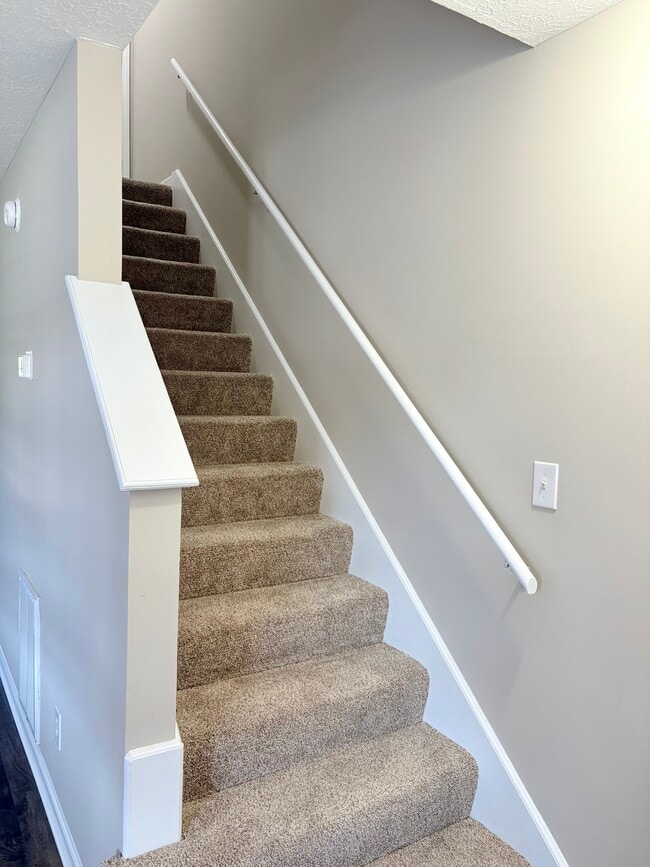 Building Photo - 124 Hillridge Ct