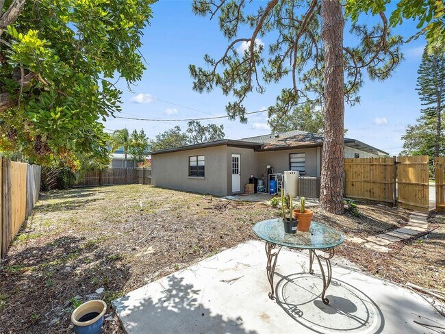 Building Photo - 836 Citrus Rd