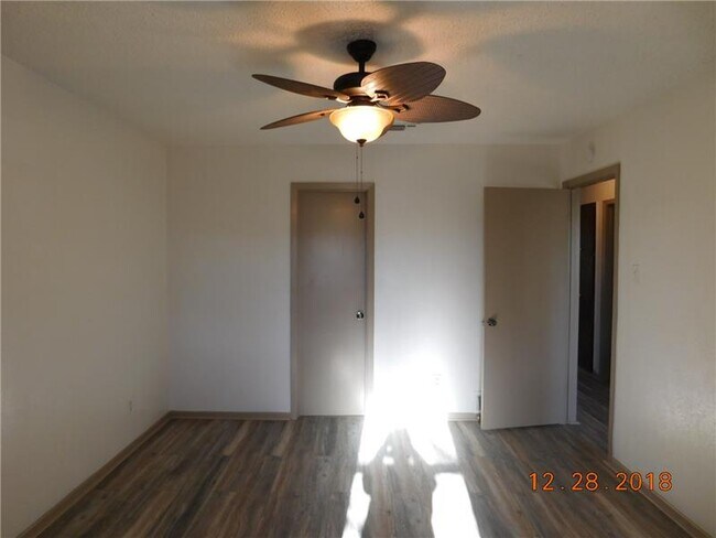 Building Photo - 1010 Jackie Jo Ln