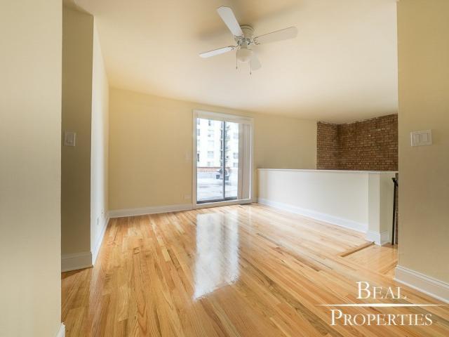 Building Photo - 1 bedroom in CHICAGO IL 60610