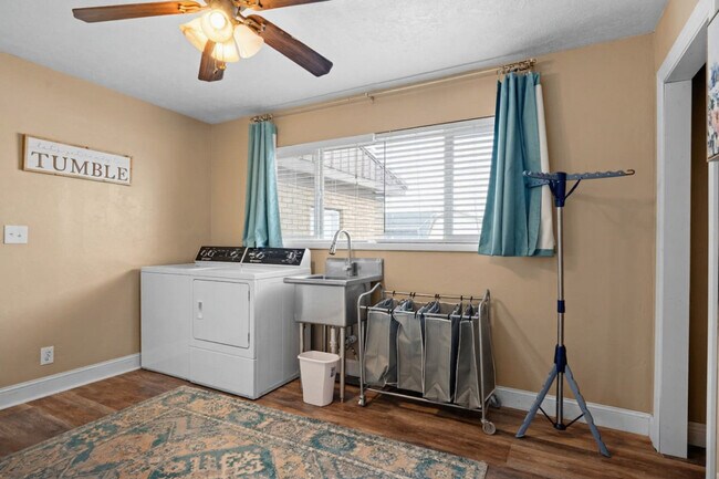 Building Photo - 428 Edwards Ave