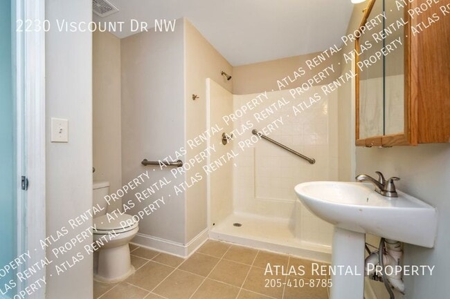 Building Photo - 2230 Viscount Dr NW