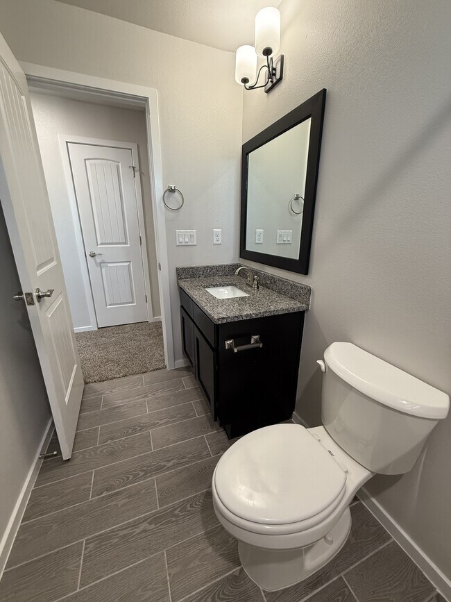 Building Photo - 1099 Sky River St