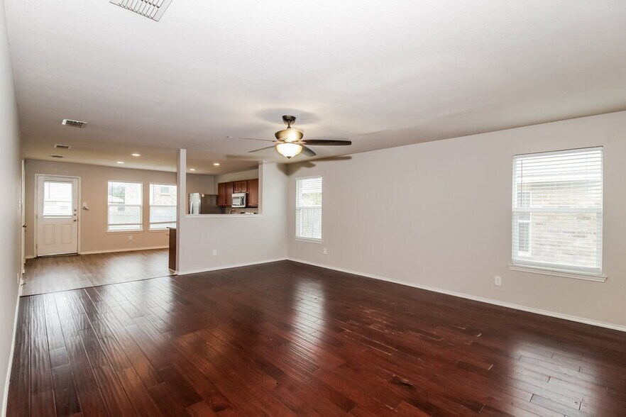 Building Photo - 1844 Thorntree Ln