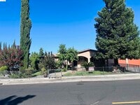 Building Photo - 1044 Agate Ave