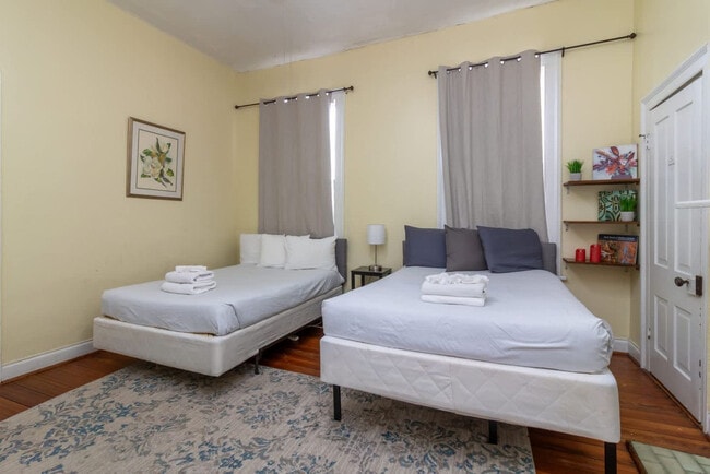 Building Photo - 737 3rd Ave