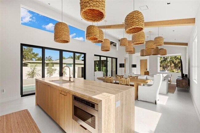 Building Photo - 150 51st St N