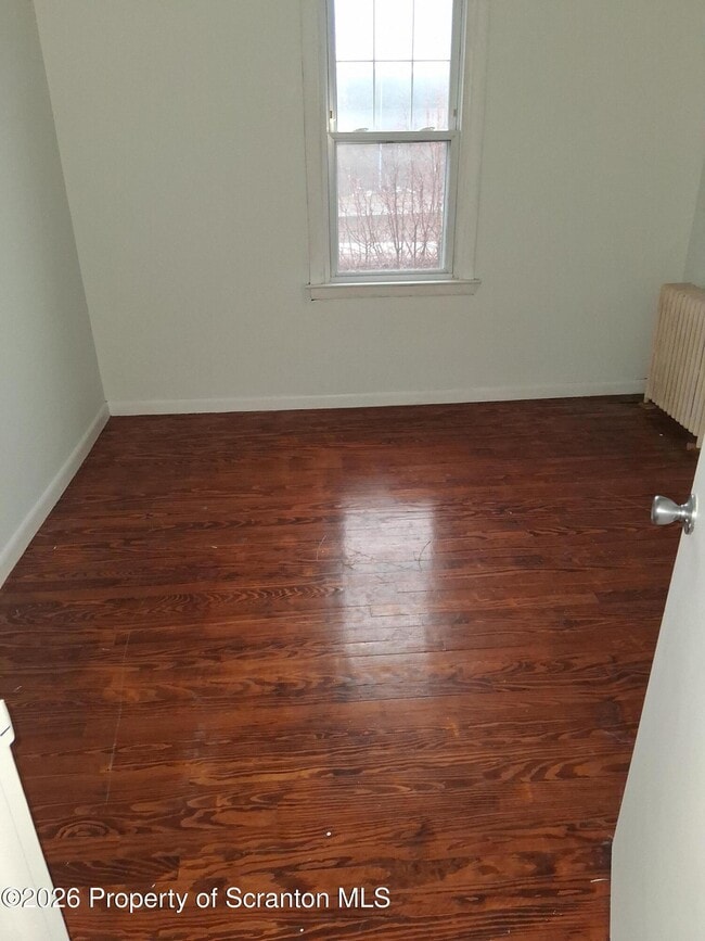 Building Photo - 907 E Drinker St