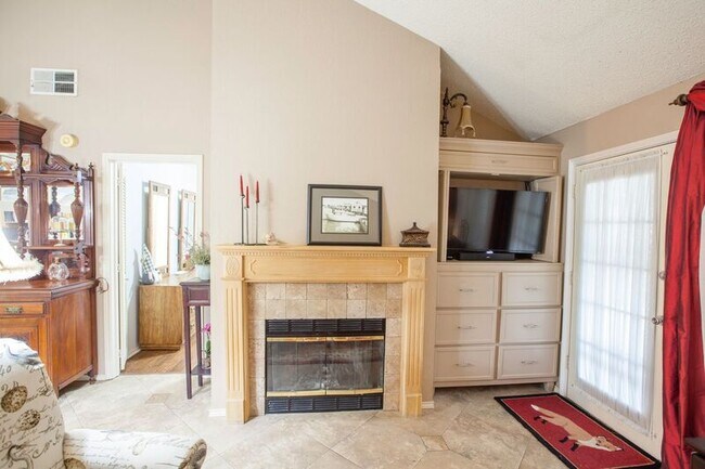Building Photo - 2902 Post Oak Dr